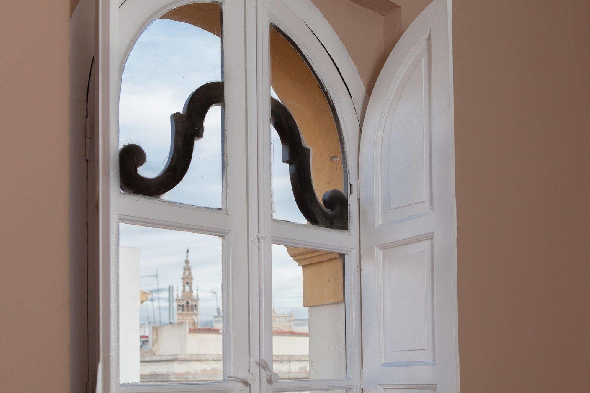 Reservaloen Puerta De La Maestranza * Sevilla