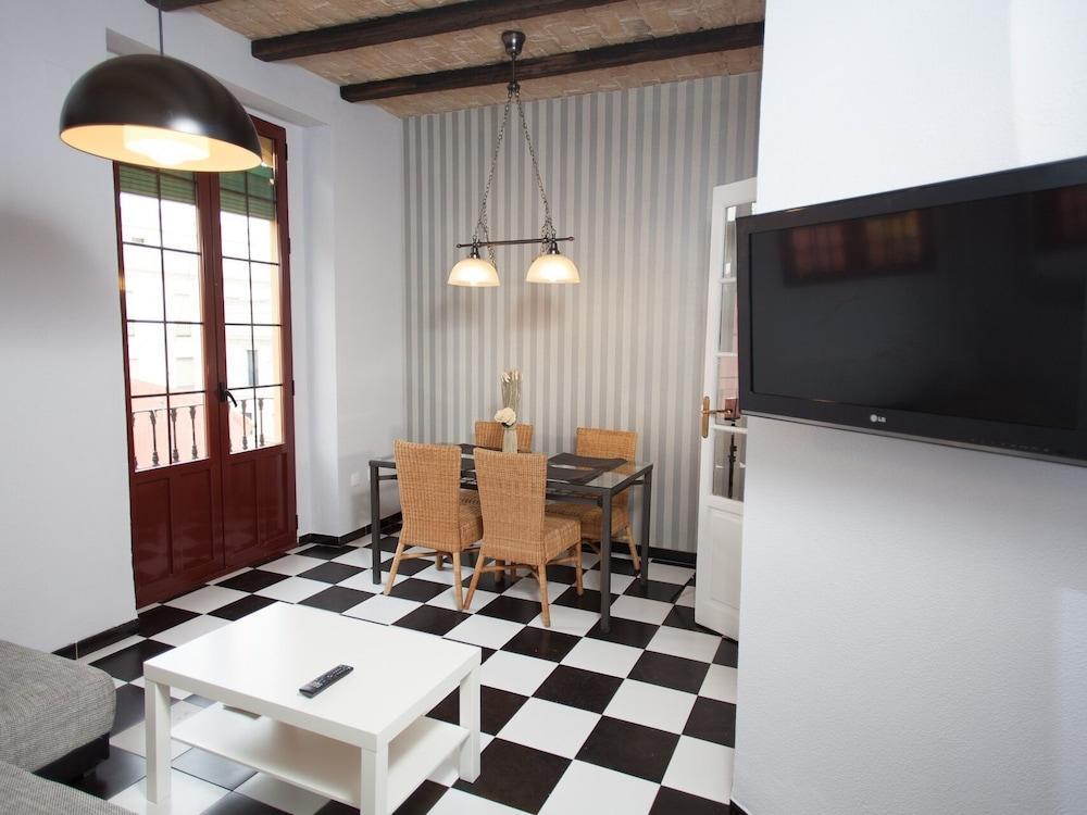 Reservaloen Puerta De La Maestranza * Sevilla